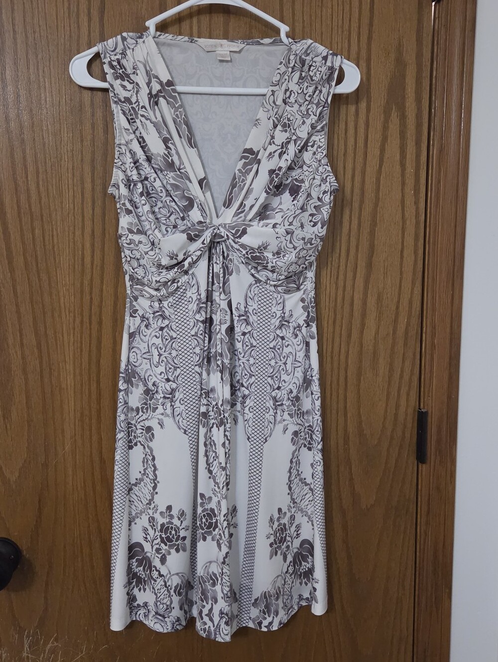 Boston Proper White and Light Gray Paisley-Print Top